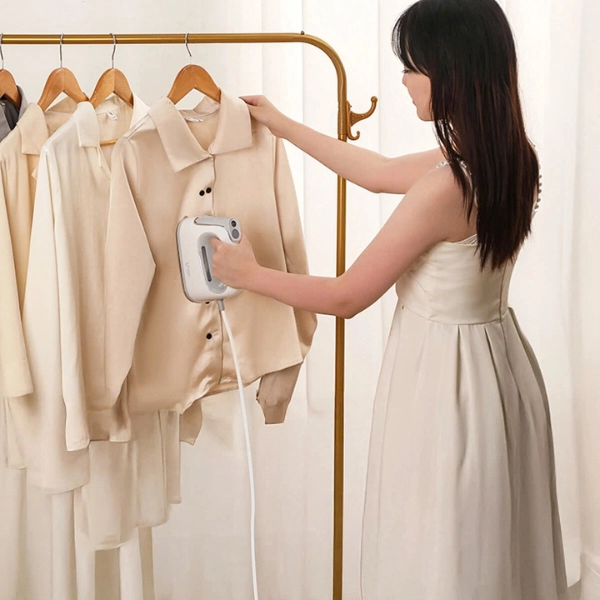 Bàn là hơi nước mini cầm tay Kaiyo