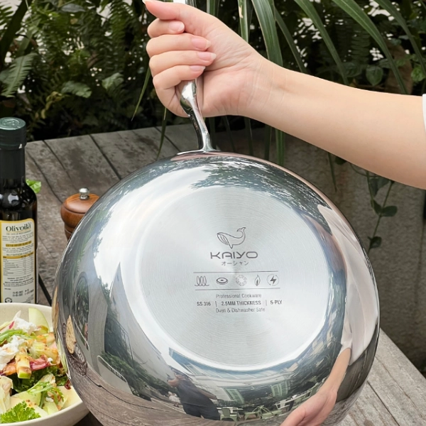 Chảo inox 316 liền khối 5-ply Premium Kaiyo -sâu lòng có vung kính
