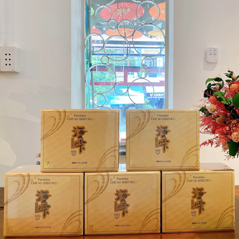 Nước uống dạng tảo, tăng cường đề kháng, ngăn ngừa ung thư Fucoidan Umi No Shizuku (3 hộp x 10 chai x 50ml)