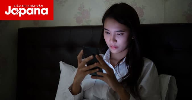 Da mặt sần sùi do đâu?