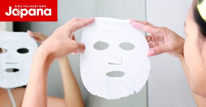 Đắp mặt nạ cho làn da