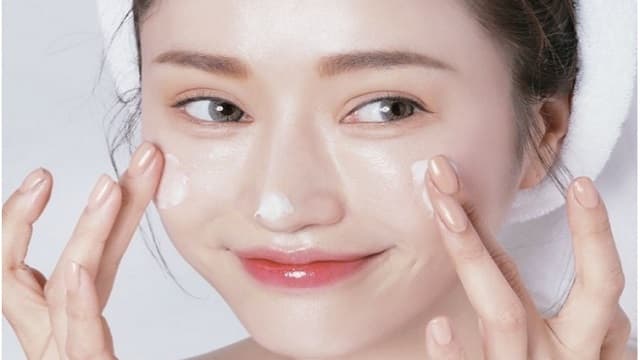 Da bạn sẽ bị huỷ hoại nếu không dưỡng ẩm và cấp ẩm da đúng cách