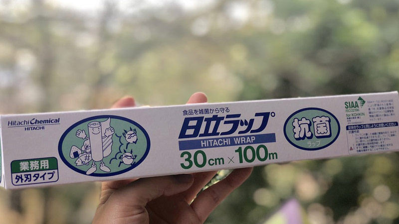 Màng bọc thực phẩm kháng khuẩn Hitachi Nhật Bản 30cm x 100m
