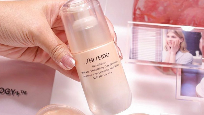 Sữa dưỡng chống lão hóa Shiseido Benefiance Wrinkle Smoothing Day SPF30/PA+++ 75ml