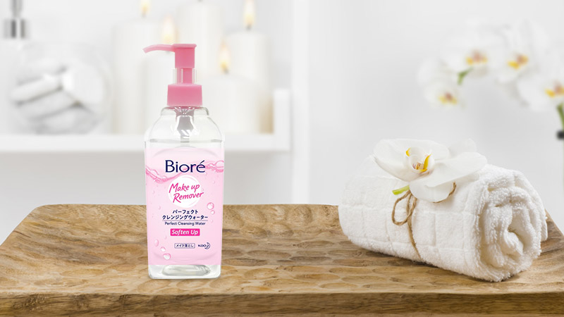 Nước tẩy trang cho da thường và da khô Bioré Perfect Cleansing Water Soften Up 300ml