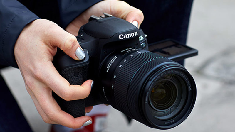 Máy ảnh Canon EOS 77D 18-55 IS STM