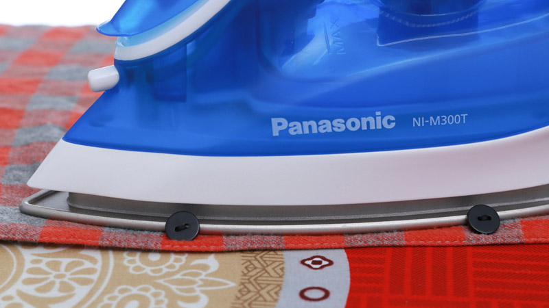 Bàn ủi hơi nước Panasonic NI-M300T