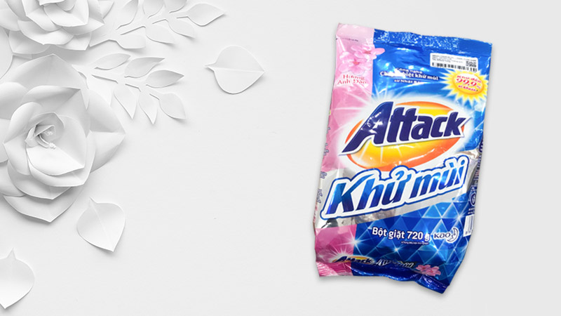 Bột giặt khử mùi hương anh đào Attack 720g'