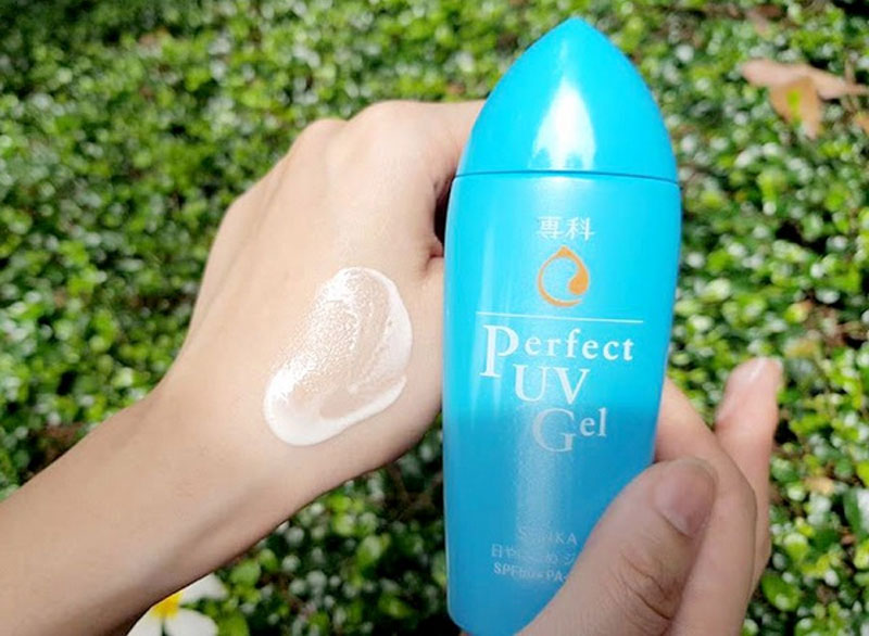 Gel sữa chống nắng Senka Perfect UV Gel SPF50+/PA++++ (80g)