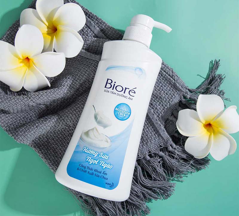 Sữa tắm dưỡng ẩm mịn da hương sữa Bioré 200g