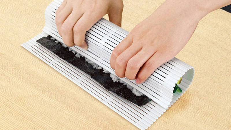 Mành cuộn Sushi bằng nhựa (Cỡ vừa)
