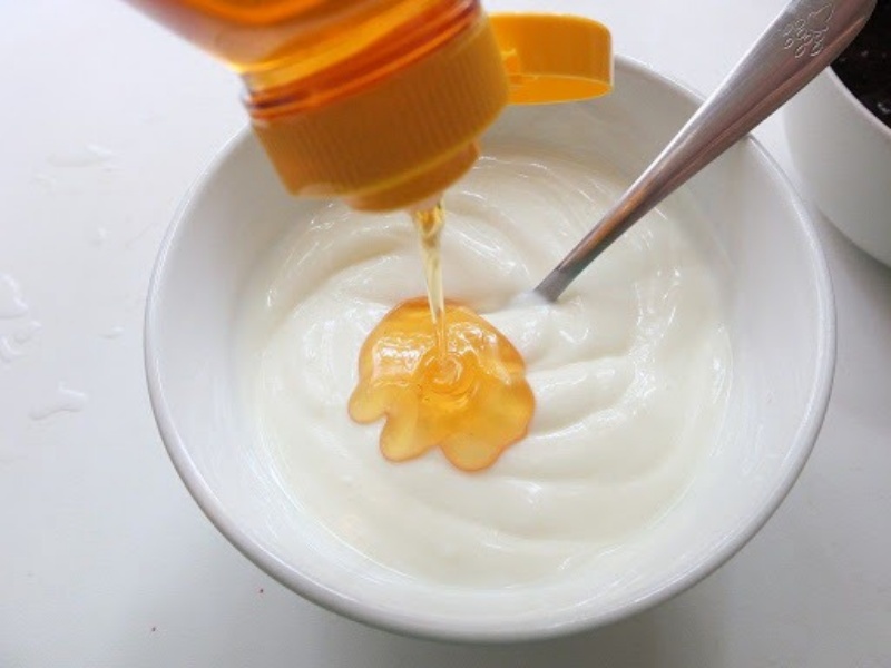 Mặt nạ mayonnaise và mật ong giúp làn da mịn màng