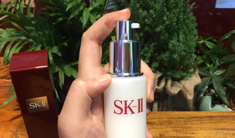 Sữa dưỡng nâng cơ se khít lỗ chân lông SK-II Facial Lift Emulsion 100g