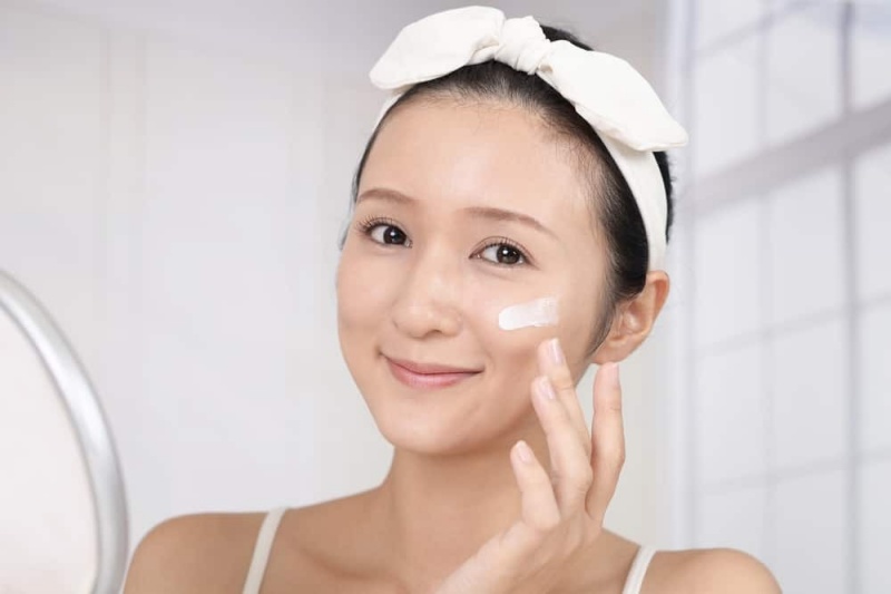Dưỡng ẩm là bước rất quan trọng trong quá trình chăm sóc da