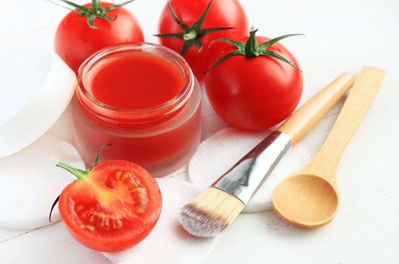 Mặt nạ cà chua kết hợp với sữa tươi cho làn da trắng mịn