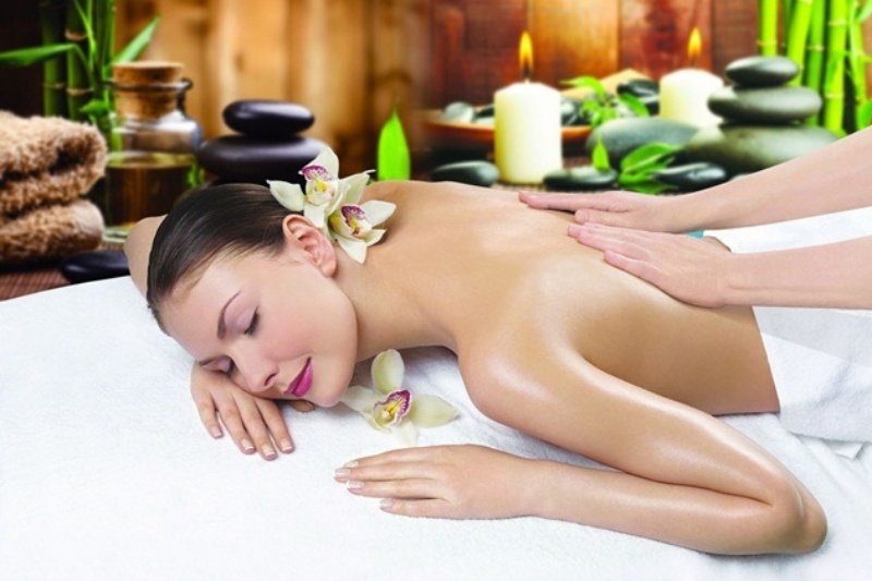 Massage body giúp giảm bớt căng thẳng