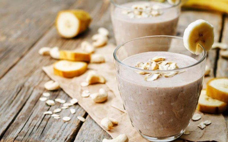 Smoothie giảm cân từ yến mạch và chuối