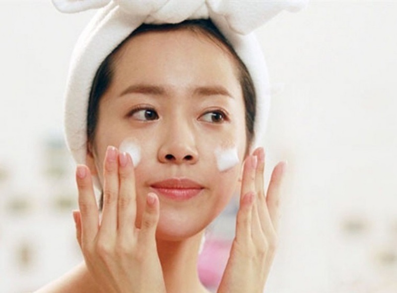 Chọn sữa rửa mặt có chứa độ ẩm cao