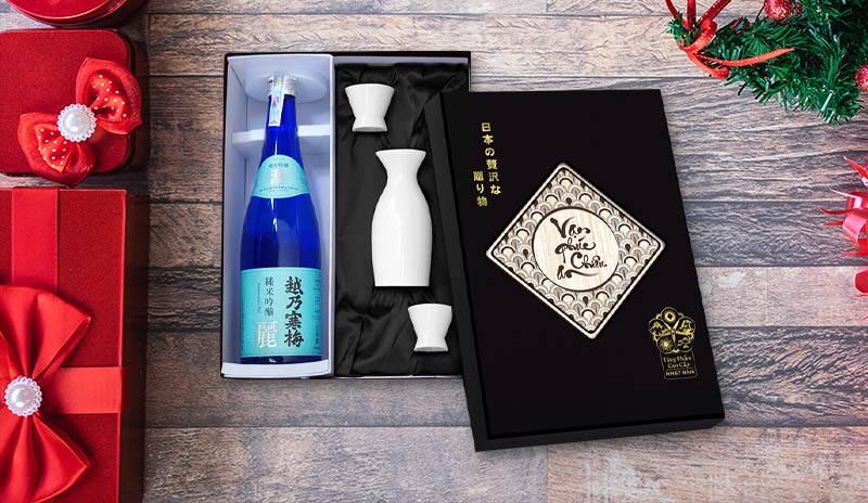 Rượu Sake là giỏ quà Tết 2022 đem đến sự lịch thiệp, sang trọng và ý nghĩa