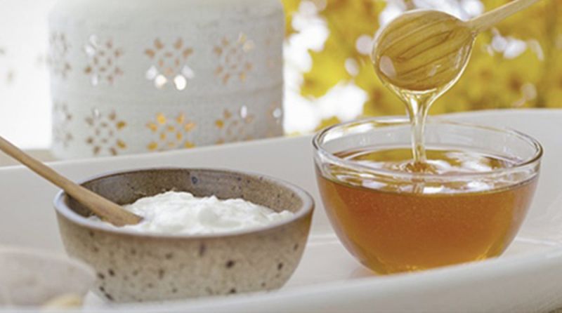 Baking soda và mật ong là sự kết hợp hoàn hảo giúp trị môi thâm