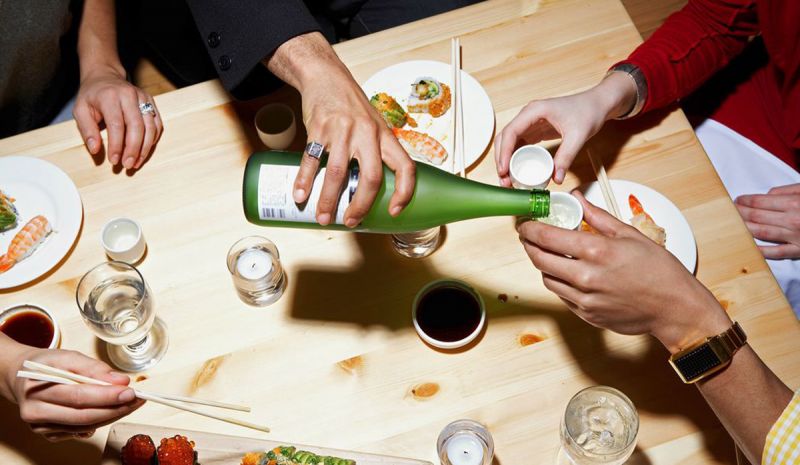 Rượu Sake uống ở nhiệt độ thường giữ hương vị rượu nguyên bản nhất