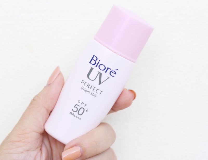 Biore UV Bright Milk SPF50+/PA++++ là dòng kem chống nắng cho da mụn của Nhật tốt nhất