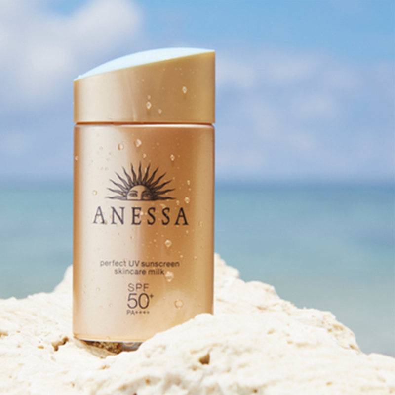 Anessa Perfect UV Sunscreen Skincare Milk là dòng kem chống nắng cho da dầu mụn tuổi dậy thì được ưa chuộng nhất hiện nay.