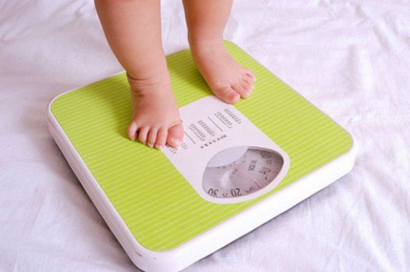 Trẻ thiếu cân sẽ phát triển không tốt. Ảnh: Internet