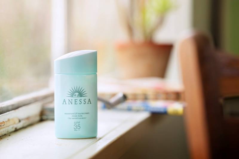 Anessa Essence UV Sunscreen Sensitive Skin Mild Milk 