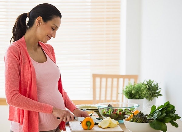 Mẹ bầu cần có chế độ dinh dưỡng khoa học. Ảnh: Internet