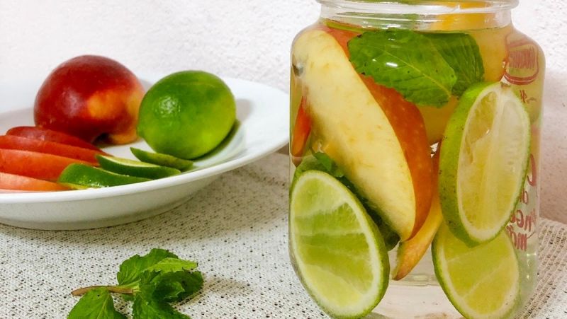 Detox giảm cân từ táo và chanh