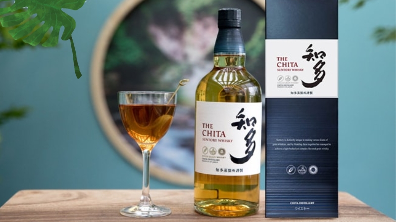 Whisky Nhật Bản được ủ và chưng cất tại Nhật Bản với thành phần chủ yếu là lúa mạch nhập từ Scotland