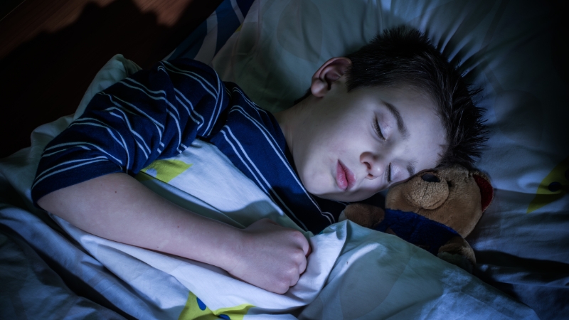 Ở giai đoạn trẻ 14 tuổi, cần ngủ đủ 8 đến 10 giờ đồng hồ mỗi ngày