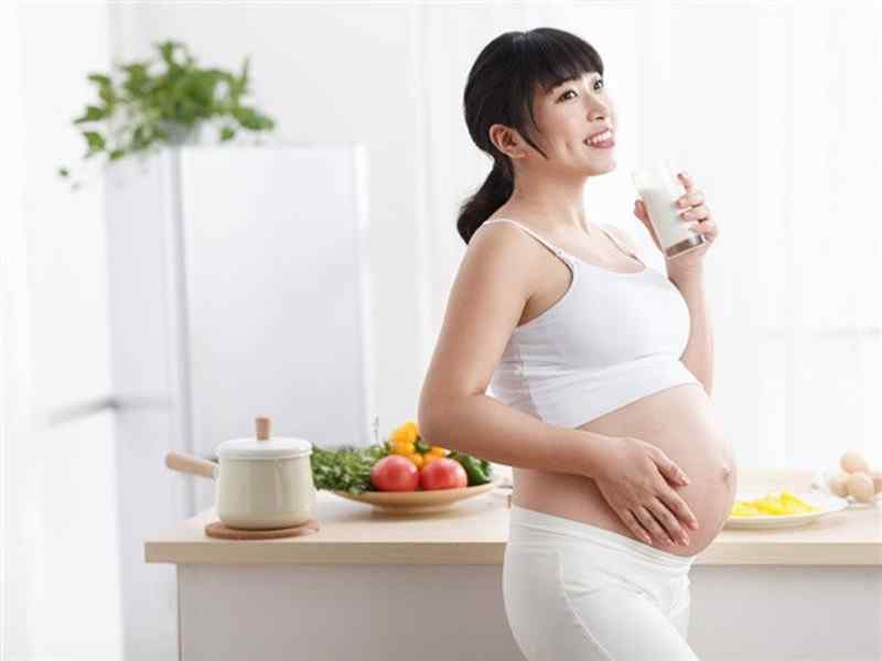 Dinh dưỡng cân đối giúp mẹ bầu và thai nhi đều khỏe mạnh. Ảnh: Internet