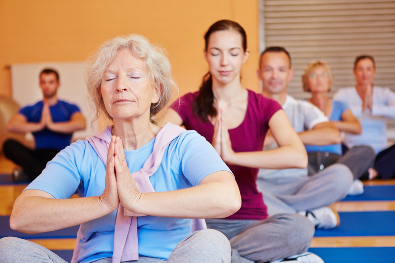 Yoga cho người già