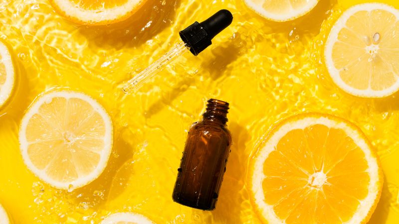  Serum Vitamin C cần được bảo quản đúng cách vì rất dễ bị oxy hóa khi tiếp xúc với không khí