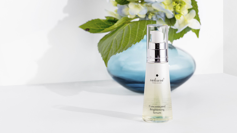  Tinh chất dưỡng trắng da Sakura Concentrated Brightening Serum là sự lựa chọn của nhiều chị em