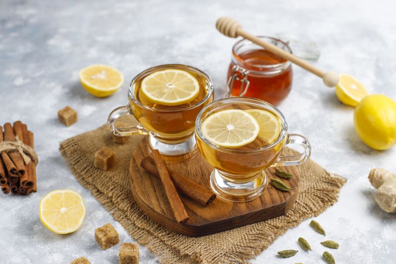 Uống nước chanh mật ong giúp giảm mỡ máu, cải thiện sức khỏe tim mạch