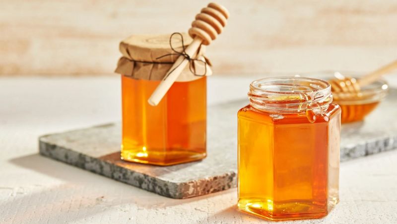 Mật ong chứa đường tự nhiên cùng nhiều loại vitamin