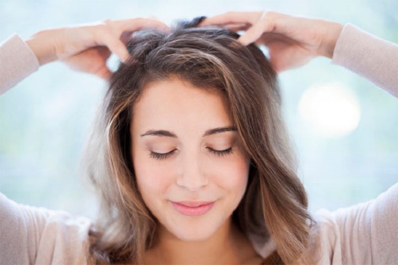 massage kích thích tóc mọc nhanh