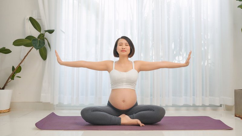 Mẹ bầu hoàn toàn có thể tập luyện nhẹ nhàng mỗi ngày. Ảnh: Internet