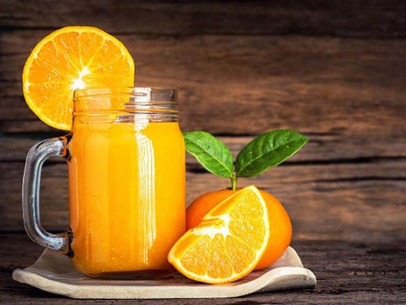 Uống nước cam giúp giải rượu bia hiệu quả