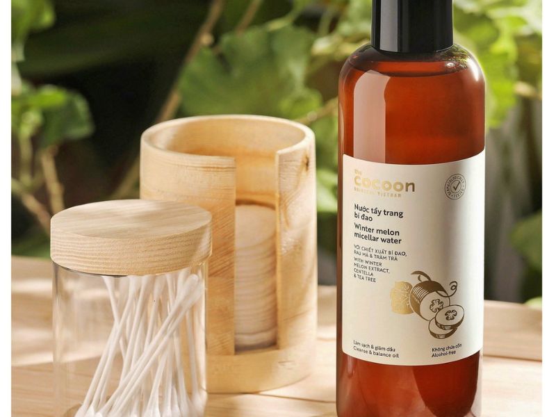 Nước tẩy trang bí đao Cocoon dành cho da dầu và da mụn.