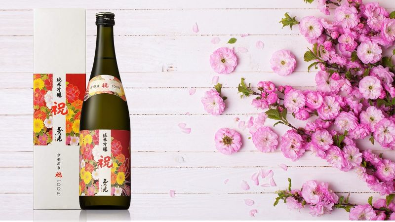 Rượu Sake Tamanohikari Junmai Ginjo Iwai là loại rượu Sake cao cấp, được sản xuất từ gạo và nước tinh khiết