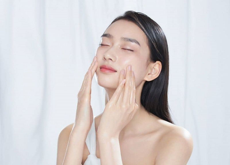 các bước skincare buổi sáng