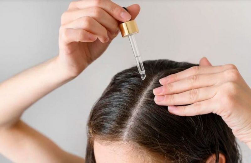 Sử dụng sản phẩm kích mọc tóc cũng là cách nuôi dưỡng tóc toàn diện