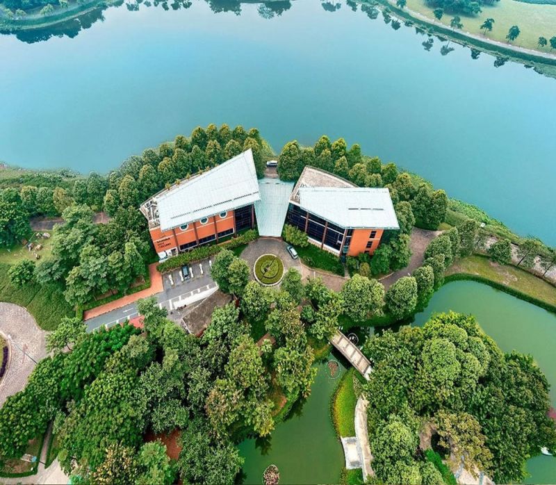 Công viên Yên Sở là nơi yên bình có thể picnic cùng bạn bè, người thân vào ngày lễ hoặc cuối tuần