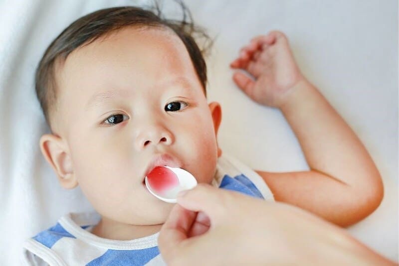 trẻ bị dư thừa canxi