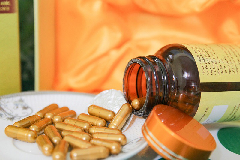 Nên uống đông trùng hạ thảo sau bữa ăn sáng, trước bữa ăn trưa hoặc tối khoảng 30 phút.