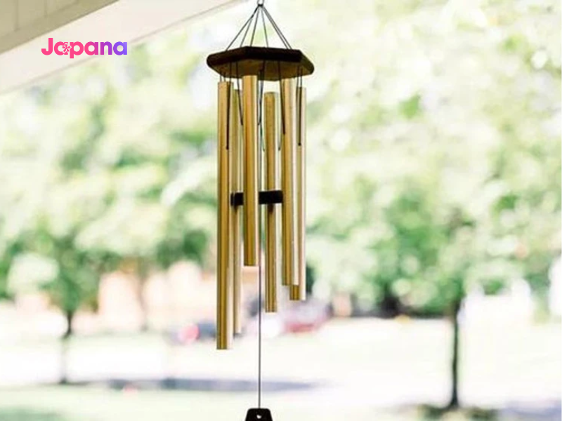 Không treo chuông gió ở đầu giường